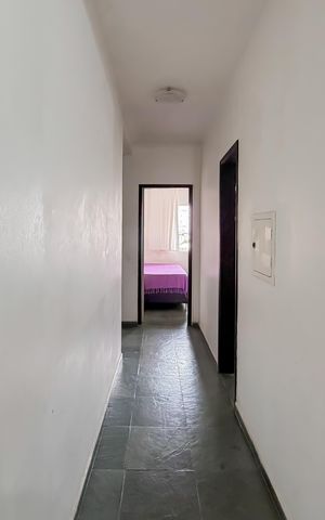 Casa à venda com 180m², 6 quartos e 2 vagas Casa à venda com 180m², 6 quartos e 2 vagasCorredor