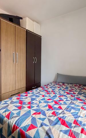 Casa à venda com 180m², 6 quartos e 2 vagas Casa à venda com 180m², 6 quartos e 2 vagasSuíte