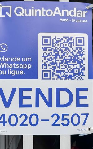 Casa à venda com 180m², 6 quartos e 2 vagas Casa à venda com 180m², 6 quartos e 2 vagasPlaquinha