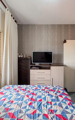 Casa à venda com 180m², 6 quartos e 2 vagas Casa à venda com 180m², 6 quartos e 2 vagasSuíte