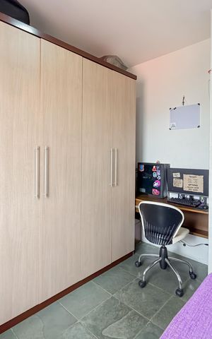 Casa à venda com 180m², 6 quartos e 2 vagas Casa à venda com 180m², 6 quartos e 2 vagasQuarto 1