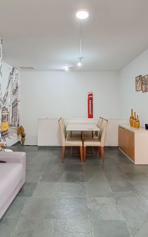 Casa à venda com 180m², 6 quartos e 2 vagas Casa à venda com 180m², 6 quartos e 2 vagasSala