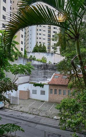 Apartamento à venda com 143m², 4 quartos e 2 vagasVista da Suíte 2