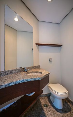 Apartamento à venda com 143m², 4 quartos e 2 vagasLavabo
