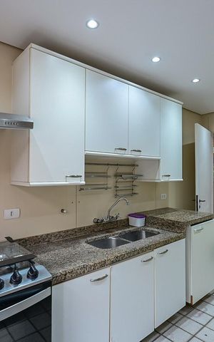 Apartamento à venda com 143m², 4 quartos e 2 vagasCozinha