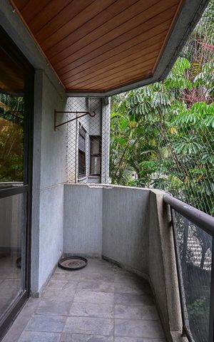 Apartamento à venda com 143m², 4 quartos e 2 vagasVaranda