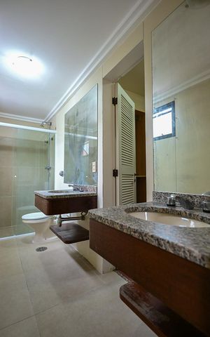 Apartamento à venda com 143m², 4 quartos e 2 vagasBanheiro da Suíte  3
