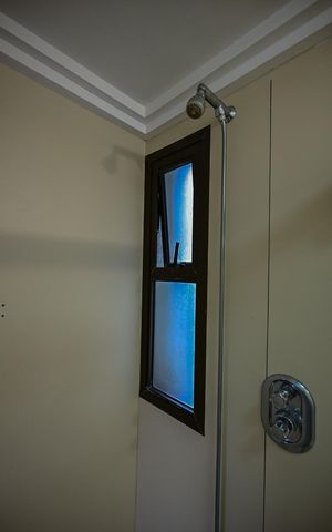 Apartamento à venda com 143m², 4 quartos e 2 vagasChuveiro da Suíte 1