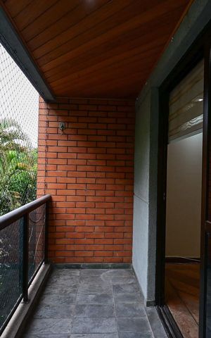 Apartamento à venda com 143m², 4 quartos e 2 vagasVaranda