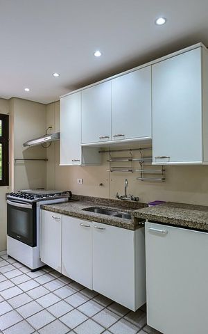 Apartamento à venda com 143m², 4 quartos e 2 vagasCozinha