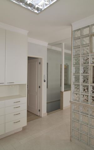 Casa à venda com 242m², 4 quartos e 3 vagasCozinha