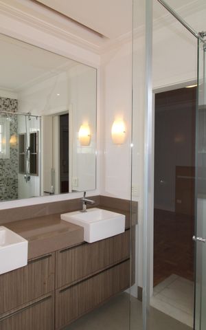 Casa à venda com 242m², 4 quartos e 3 vagasQuarto 1 - Banheiro