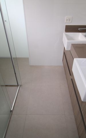 Casa à venda com 242m², 4 quartos e 3 vagasQuarto 1 - Banheiro