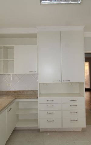 Casa à venda com 242m², 4 quartos e 3 vagasCozinha