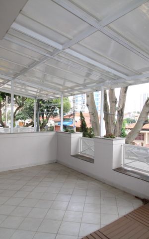 Casa à venda com 242m², 4 quartos e 3 vagasVaranda