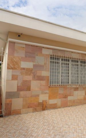 Casa à venda com 180m², 3 quartos e 5 vagasÁrea externa