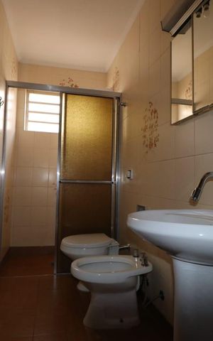 Casa à venda com 180m², 3 quartos e 5 vagasBanheiro