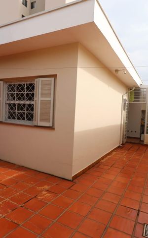 Casa à venda com 180m², 3 quartos e 5 vagasÁrea externa