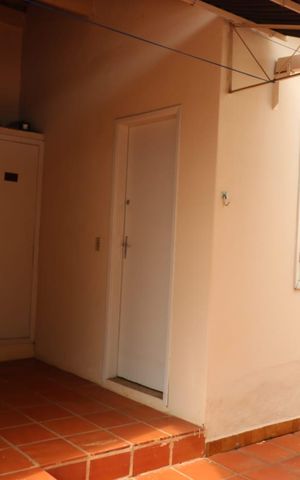 Casa à venda com 180m², 3 quartos e 5 vagasÁrea de serviço