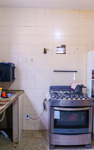 Casa à venda com 130m², 3 quartos e sem vaga Casa à venda com 130m², 3 quartos e sem vagaCozinha