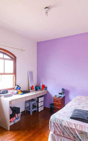 Casa à venda com 130m², 3 quartos e sem vaga Casa à venda com 130m², 3 quartos e sem vagaQuarto
