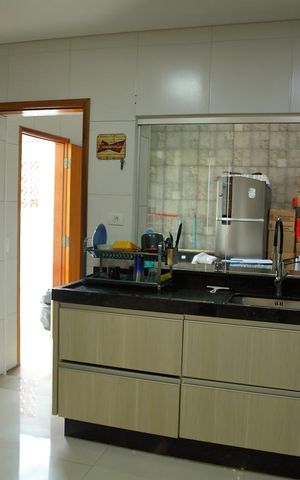 Casa à venda com 407m², 2 quartos e 2 vagasCozinha 