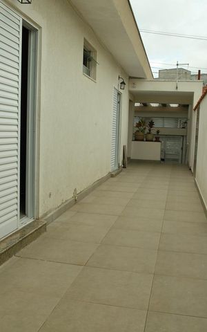 Casa à venda com 407m², 2 quartos e 2 vagasQuintal /Lateral 