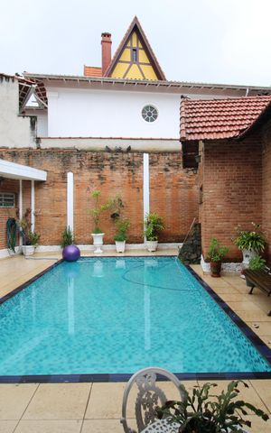Casa à venda com 200m², 4 quartos e 1 vagaQuintal