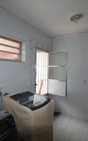 Casa à venda com 200m², 4 quartos e 1 vagaÁrea de Serviço