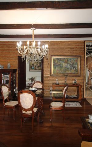 Casa à venda com 200m², 4 quartos e 1 vagaSala