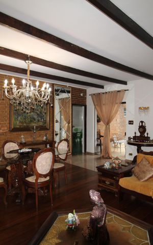 Casa à venda com 200m², 4 quartos e 1 vagaSala