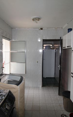 Casa à venda com 200m², 4 quartos e 1 vagaÁrea de Serviço