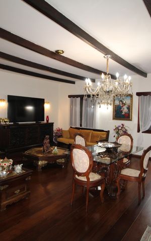 Casa à venda com 200m², 4 quartos e 1 vagaSala