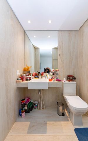 Apartamento à venda com 194m², 4 quartos e 3 vagas Apartamento à venda com 194m², 4 quartos e 3 vagasBanheiro da Suíte 2