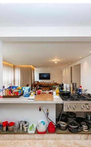 Apartamento à venda com 194m², 4 quartos e 3 vagas Apartamento à venda com 194m², 4 quartos e 3 vagasCozinha