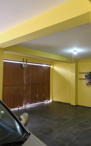 Casa à venda com 400m², 6 quartos e 3 vagas Casa à venda com 400m², 6 quartos e 3 vagasGaragem