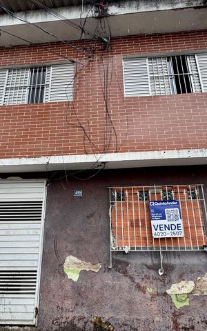 Casa à venda com 174m², 4 quartos e sem vaga Casa à venda com 174m², 4 quartos e sem vagaPlaca instalada na fachada do imóvel