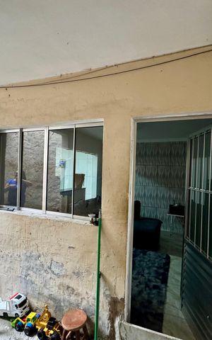 Casa à venda com 174m², 4 quartos e sem vaga Casa à venda com 174m², 4 quartos e sem vagaCorredor externo