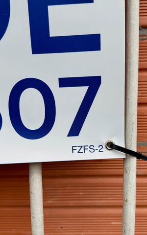 Casa à venda com 174m², 4 quartos e sem vaga Casa à venda com 174m², 4 quartos e sem vagaCódigo da placa FZFS-2