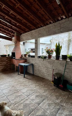 Casa à venda com 174m², 4 quartos e sem vaga Casa à venda com 174m², 4 quartos e sem vagaQuintal