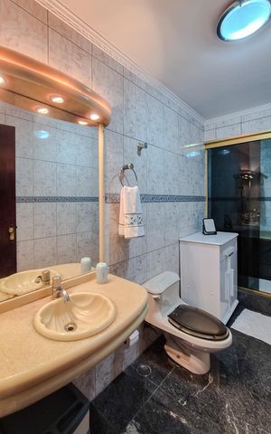 Casa à venda com 192m², 3 quartos e 2 vagas Casa à venda com 192m², 3 quartos e 2 vagasBanheiro da Suíte
