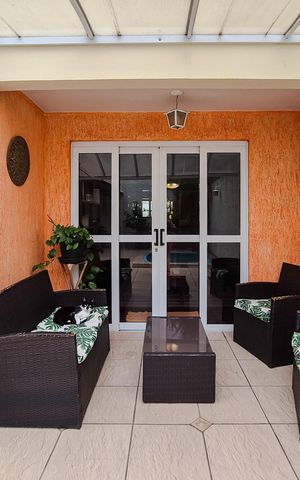 Casa à venda com 192m², 3 quartos e 2 vagas Casa à venda com 192m², 3 quartos e 2 vagasQuintal