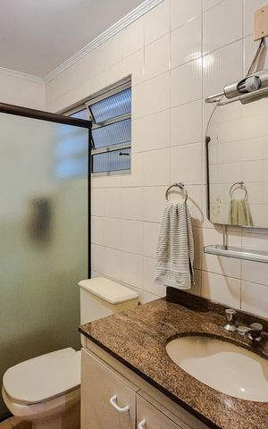 Casa à venda com 192m², 3 quartos e 2 vagas Casa à venda com 192m², 3 quartos e 2 vagasBanheiro Social