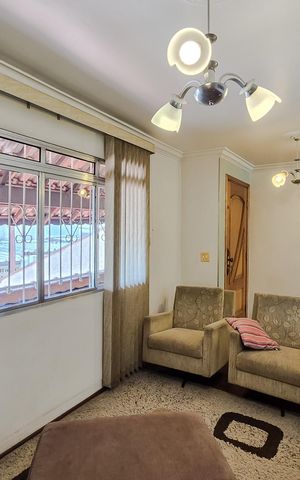 Casa à venda com 192m², 3 quartos e 2 vagas Casa à venda com 192m², 3 quartos e 2 vagasSala