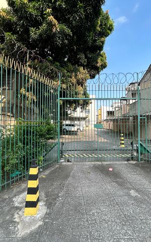 Apartamento para alugar com 63m², 2 quartos e 1 vagaFachada + plaquinha