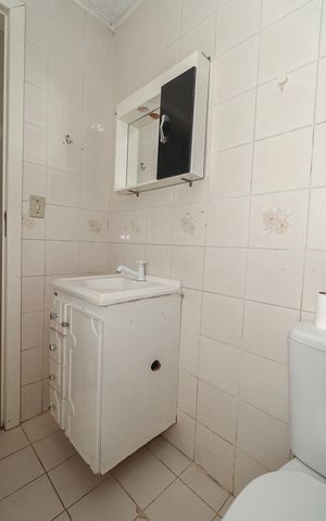 Casa à venda com 140m², 4 quartos e 1 vagaBanheiro Social
