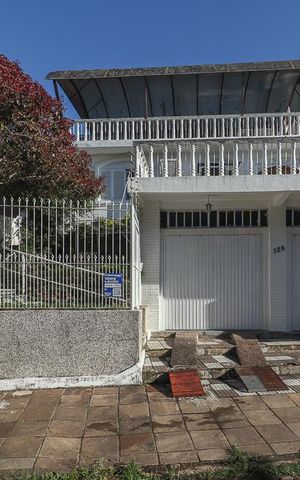 Casa à venda com 140m², 4 quartos e 1 vagaFachada