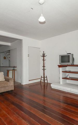 Casa à venda com 140m², 4 quartos e 1 vagaSala
