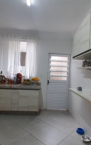 Casa à venda com 121m², 3 quartos e 2 vagas