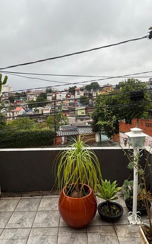 Casa à venda com 135m², 4 quartos e 1 vaga Casa à venda com 135m², 4 quartos e 1 vagaQuintal